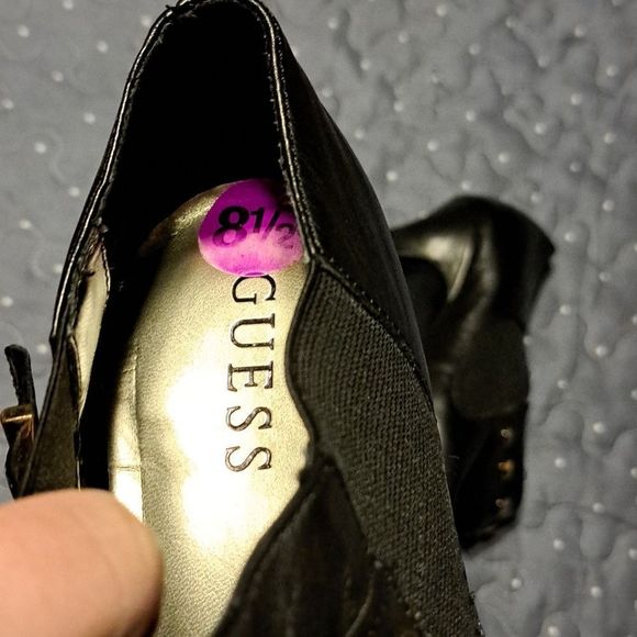Guess black ankle boot heels size 8.5 - Picture 4 of 6